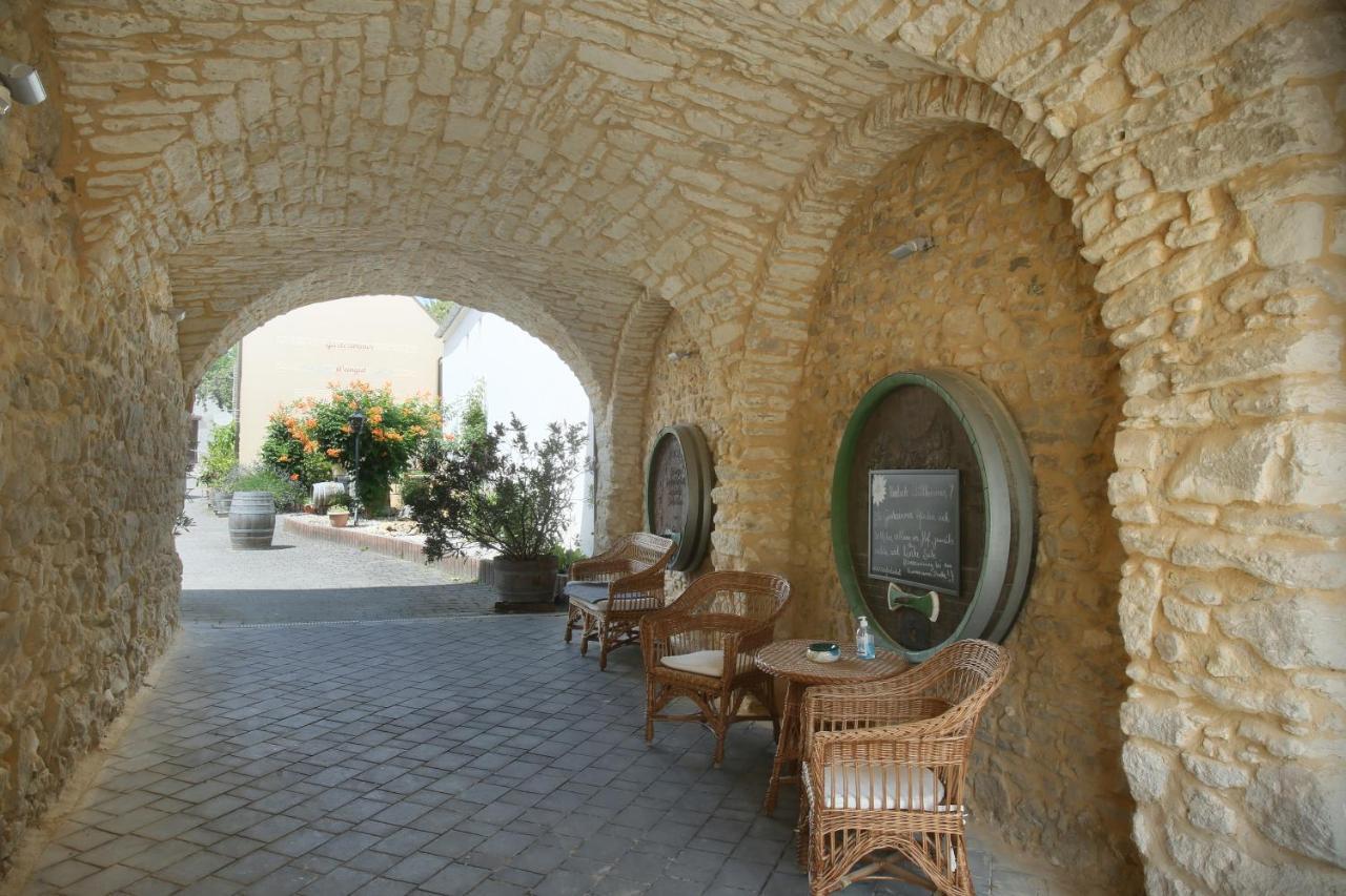 Winzerzimmer - Weingut Tinhof アイゼンシュタット エクステリア 写真