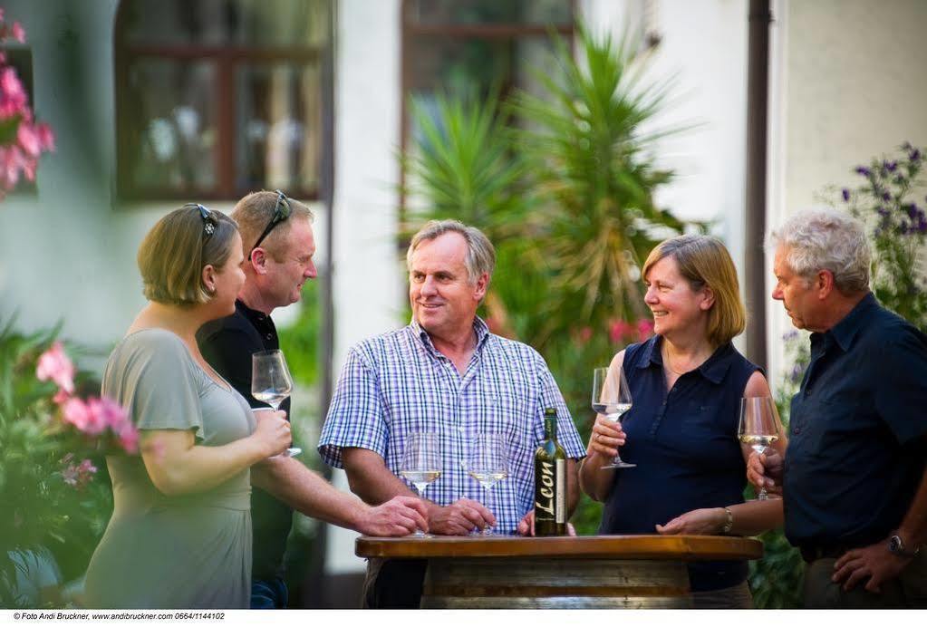 Winzerzimmer - Weingut Tinhof アイゼンシュタット エクステリア 写真